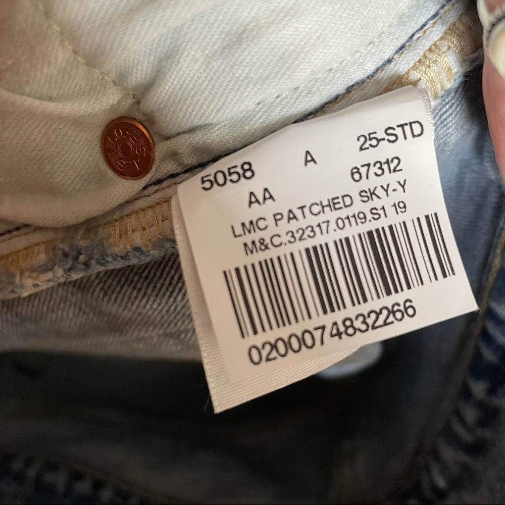 Levi’s 501 Embroidered Shorts - Picture 8 of 16